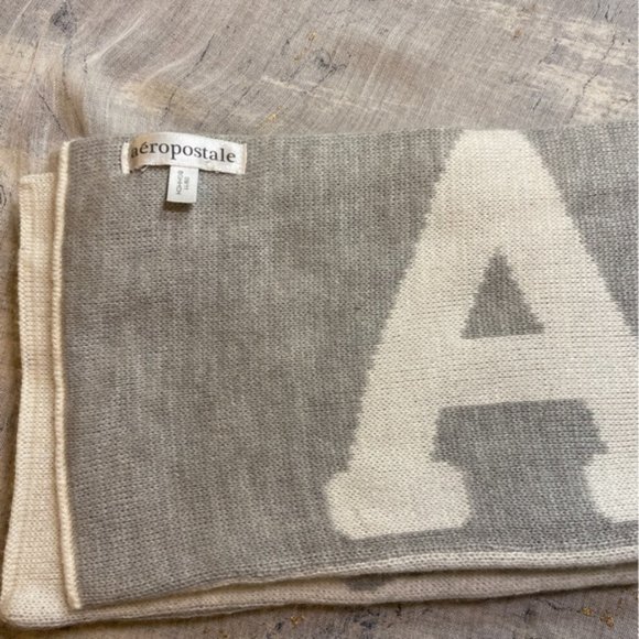 Fundraiser Item-AEROPOSTALE Knit scarf “chill out” gray and white - Picture 10 of 10